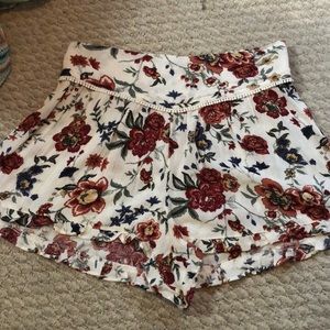 American Eagle soft patterned shorts